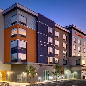 Hotel Hampton & By Hilton ***